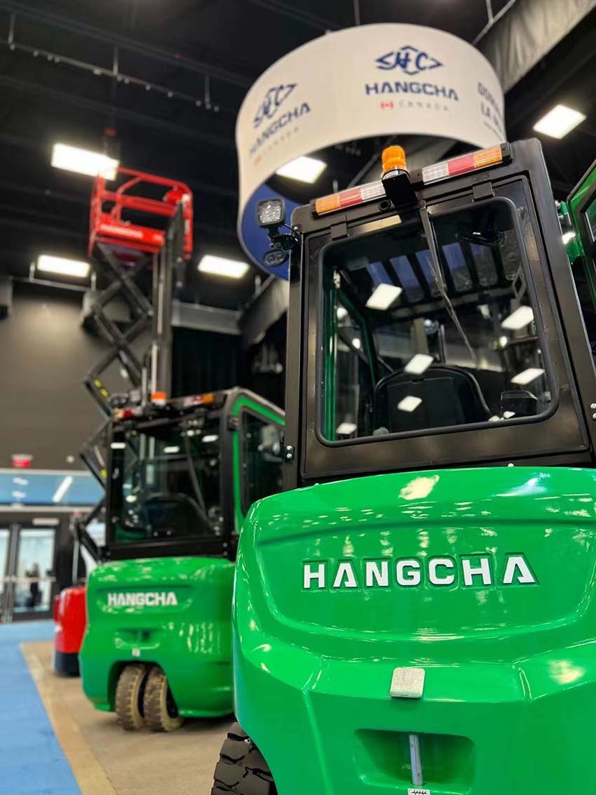 Hangcha Forklift Canada Inc attends Drummondville Industry Tradeshow (4).jpg