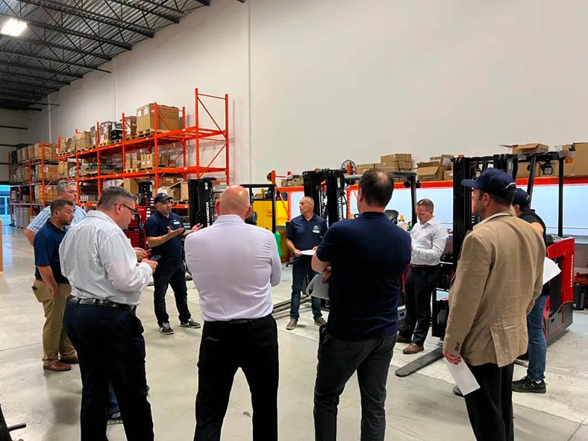 Hangcha Canada Welcomes Dealer from Quebec (4).jpg