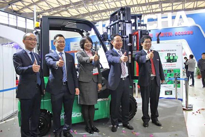 Re-imagining Power with Hangcha Forklifts (1).jpg