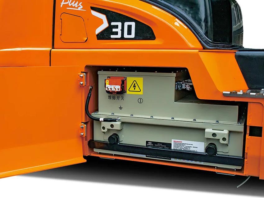 38 Sets Hangcha High Voltage Li-ion Forklifts Delivery to Europe (2).jpg