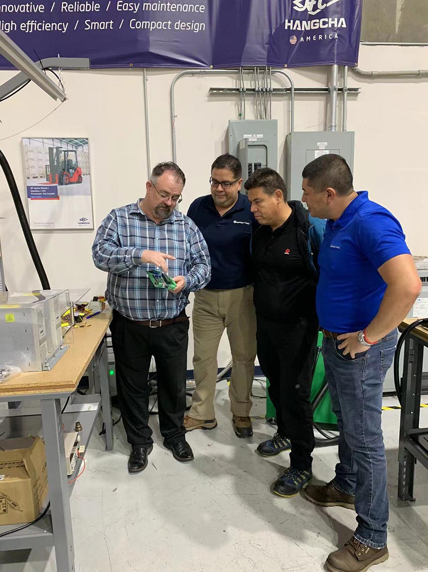 Lithium Battery Training at Hangcha America (3).jpg