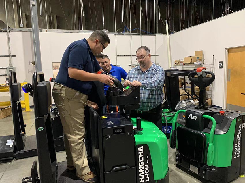 Lithium Battery Training at Hangcha America (6).jpg