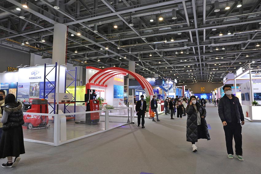 Hangcha Presents A Grand Show at the First Global Digital Trade Expo (2).jpg