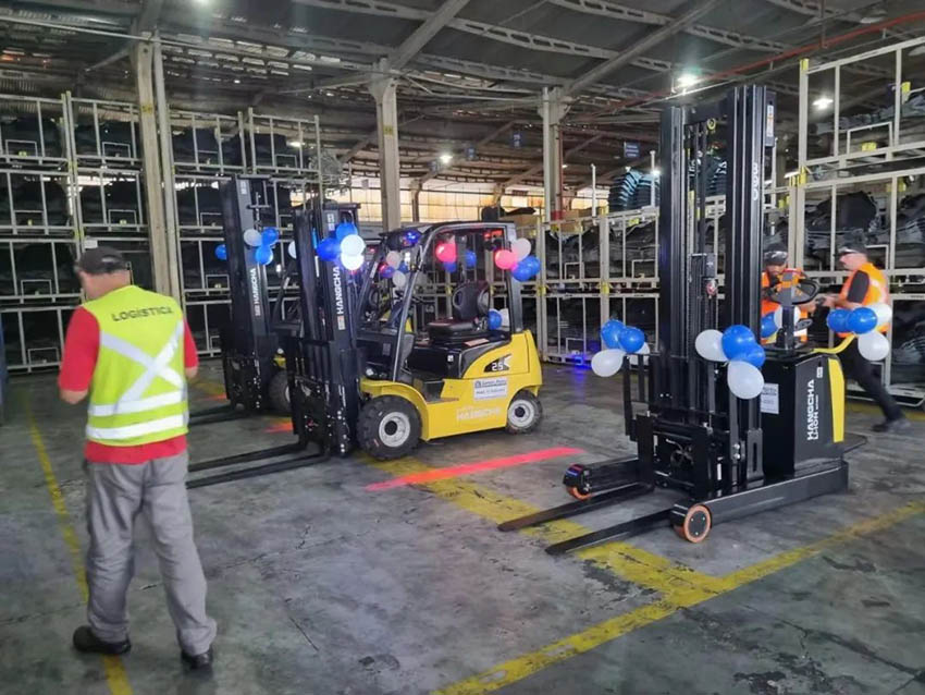 Li-ion Forklifts Delivery to a Brazil Customer in Auto Industry1 (3).jpg