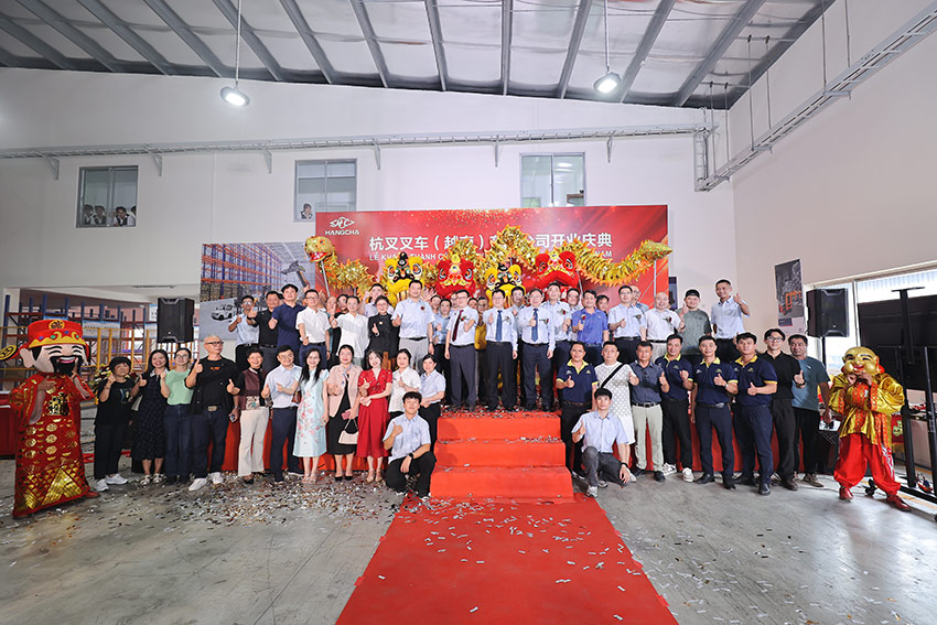 Grand-Opening-of-Hangcha-Vietnam-10.jpg