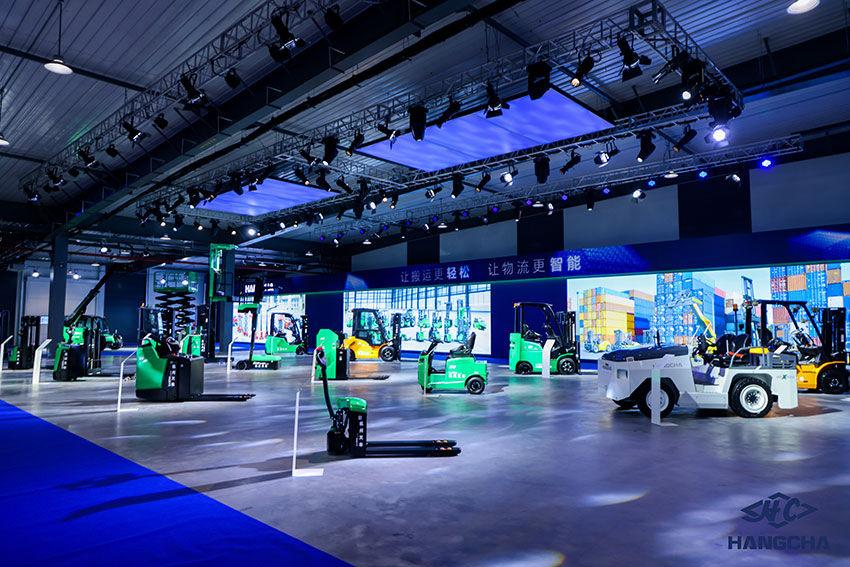 Hangcha Welcomes Canadian Dealer Delegation to Hangzhou (6).jpg