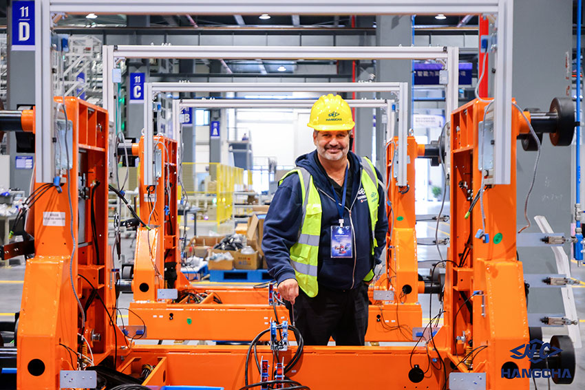 Hangcha Welcomes Canadian Dealer Delegation to Hangzhou (3).jpg