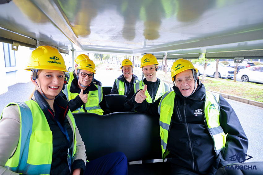 Hangcha Welcomes Canadian Dealer Delegation to Hangzhou (7).jpg