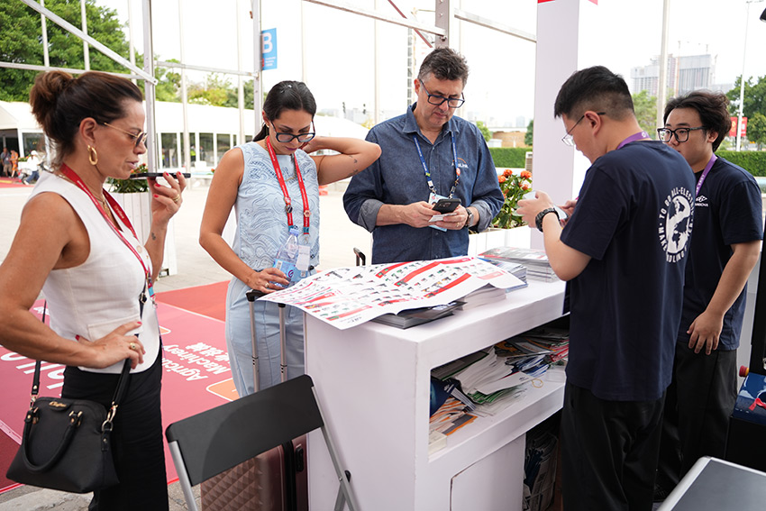 Hangcha-is-Live--at-the-139th-Canton-Fair!-03.jpg